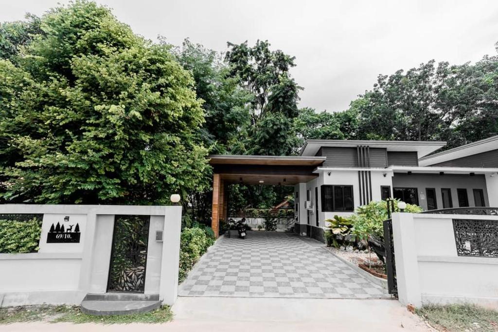 Image of Ying Yang House Sawankhalok