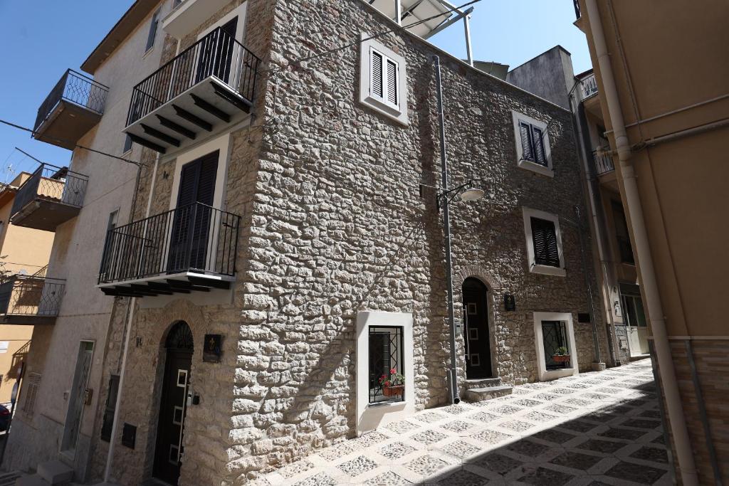 Image of  De Spuches House 