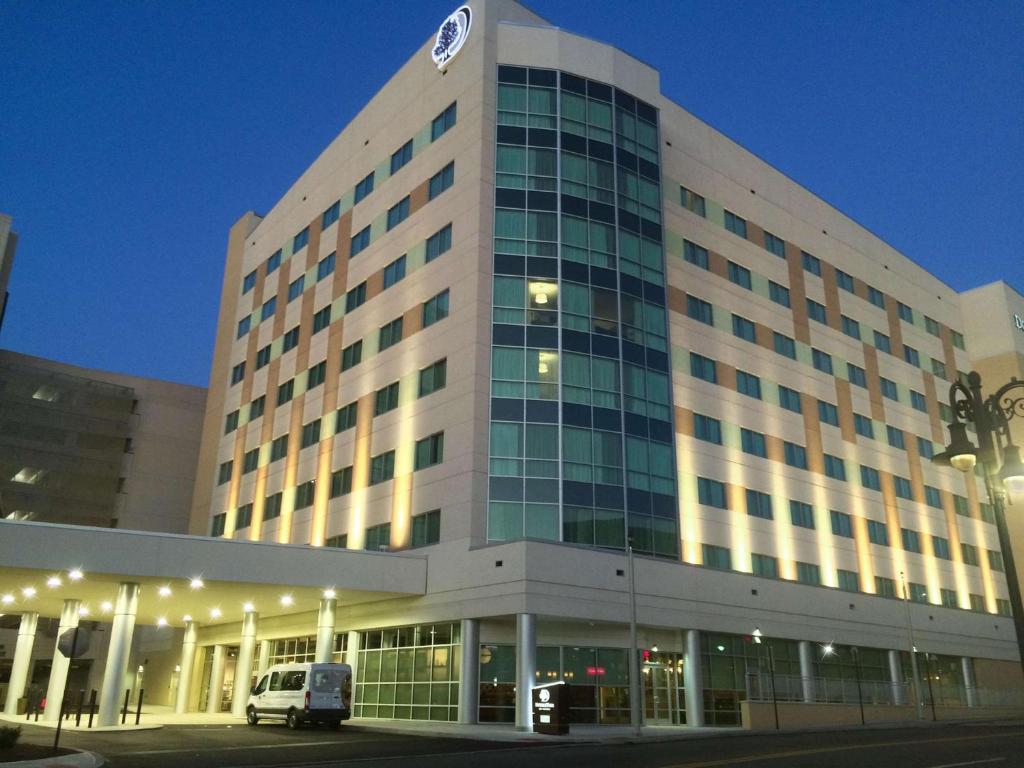 Image of DoubleTree By Hilton Hotel Reading