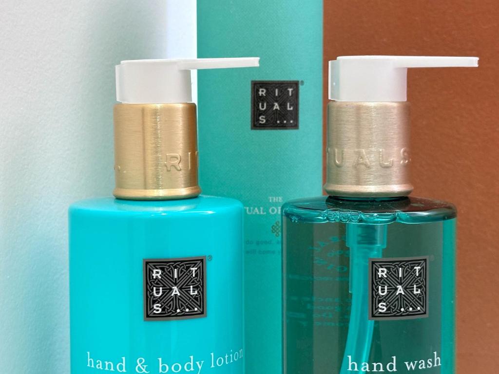 Image of  Les Suites Du 13 