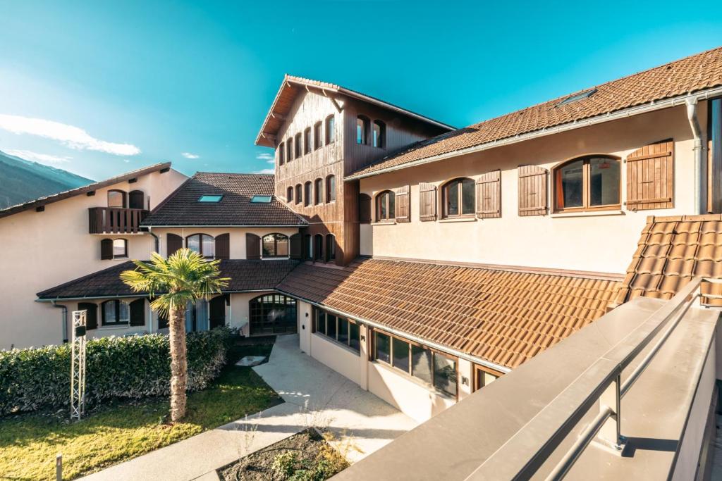 Image of  Hotel Base Camp Lodge - Albertville 