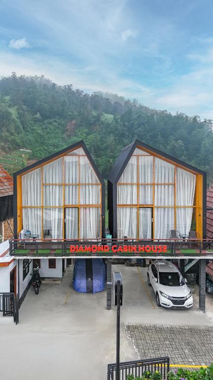 Image of Diamond Cabin House