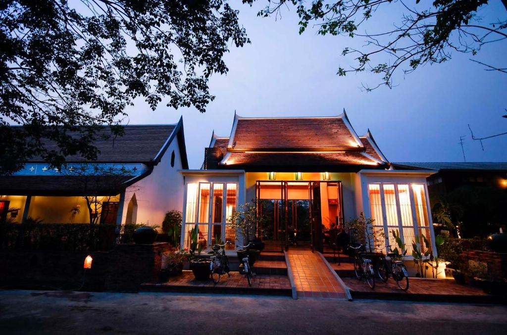 Image of Tharaburi Resort