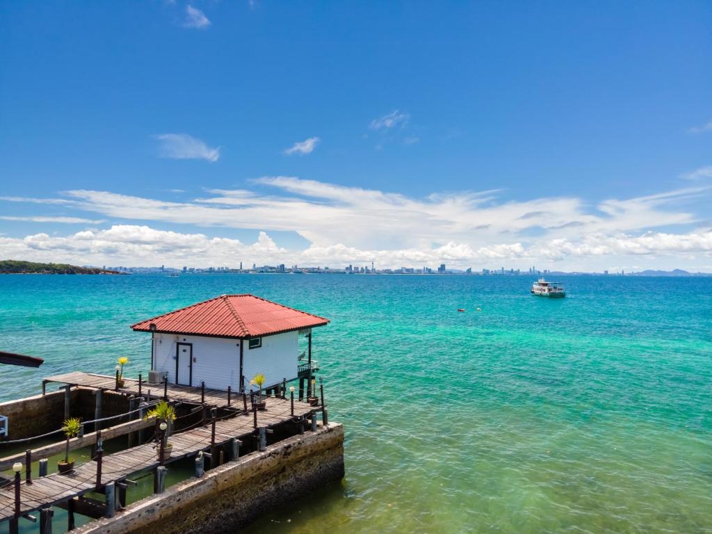 Image of Baanrimnam Kohlarn บ้านริมน้ำเกาะล้าน