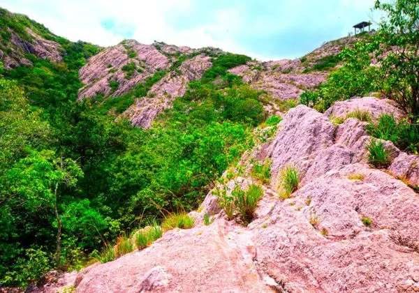 Jathika Namal Uyana (Rose Quartz Mountain)