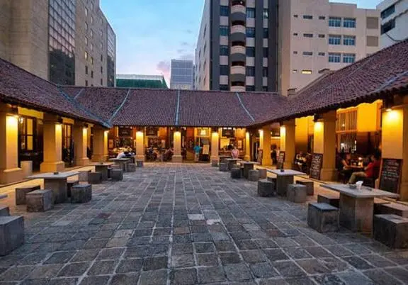 Wander the Fort & Old Dutch Hospital