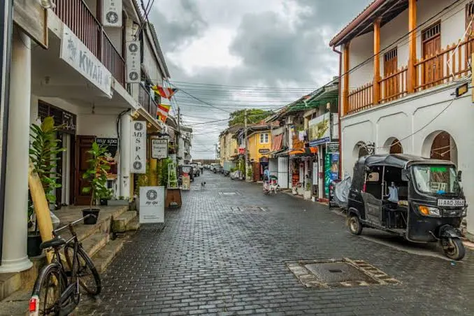 Get Lost in the Fort's Lanes