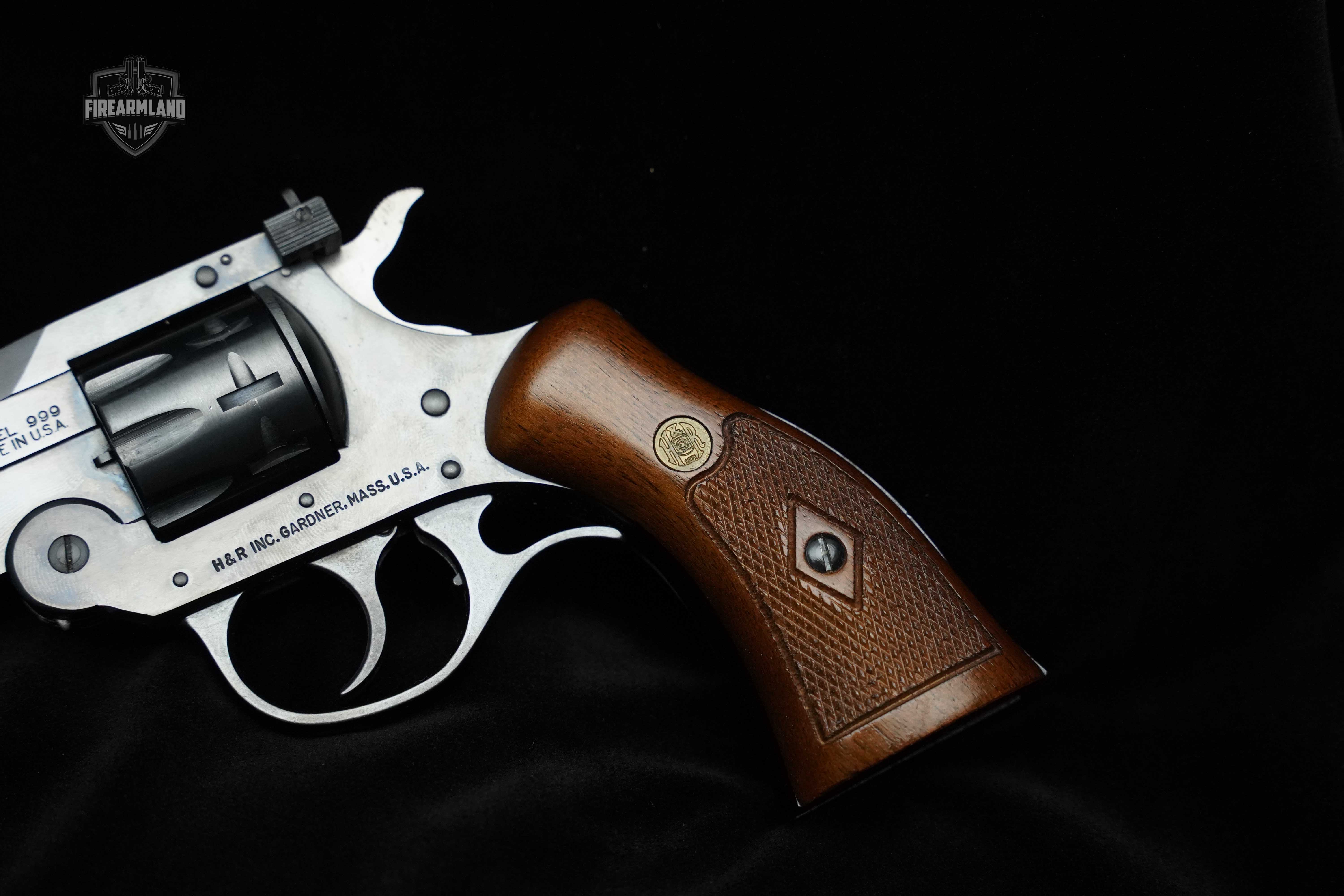Harrington & Richardson (H&R) 999 Sportsman .22 LR in Excellent Condition Image 4
