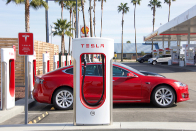 Elon Musk Announces New Release for Tesla and Company Shares Plunge