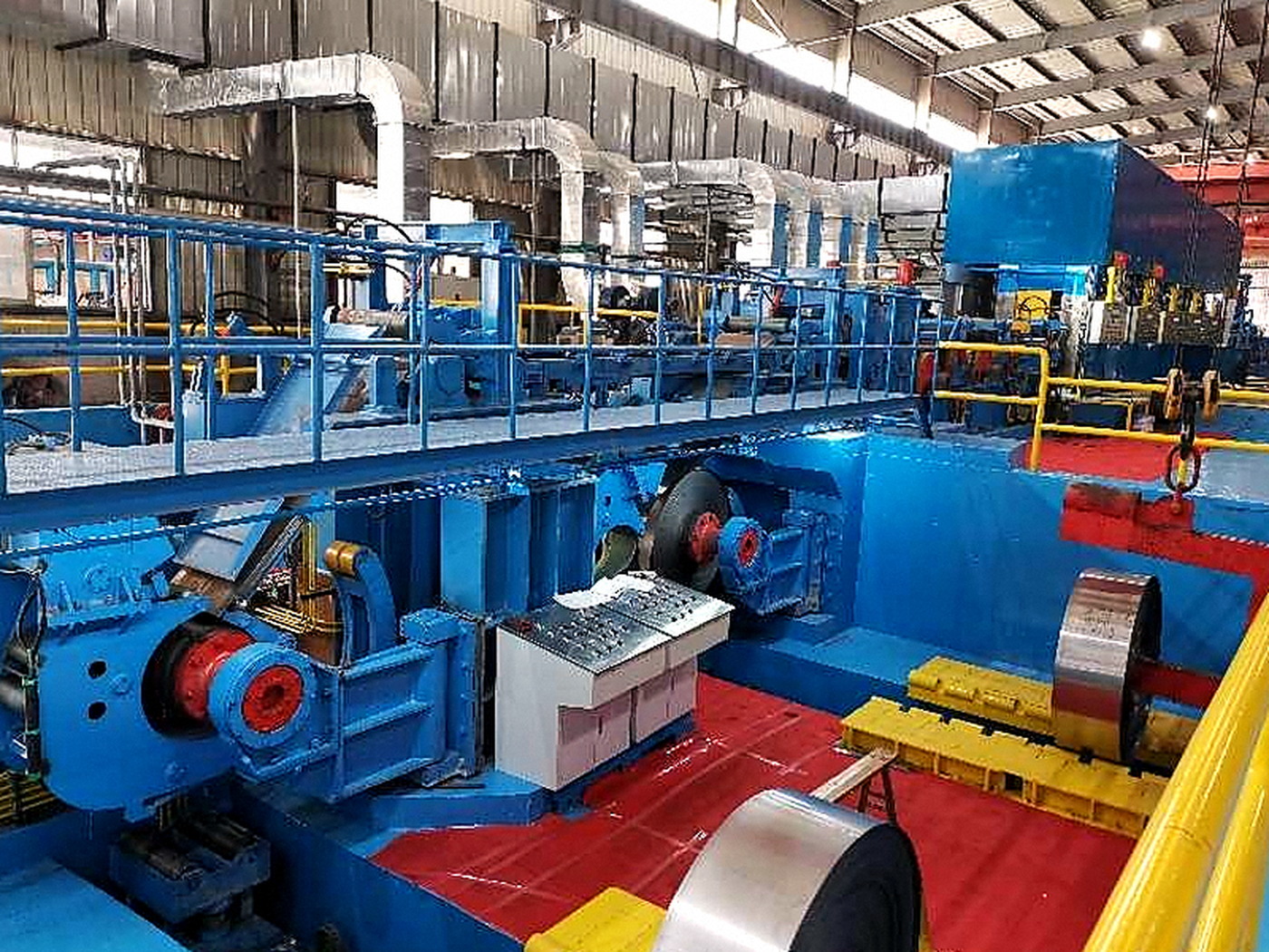 Offset 8-high rolling mill front view
