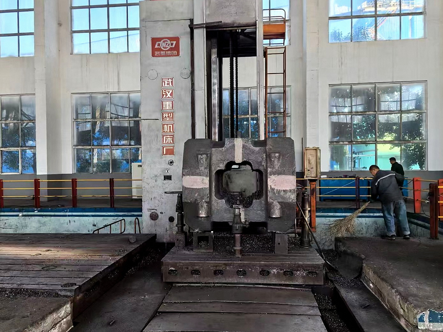 rolling mill roll system and mechanical details