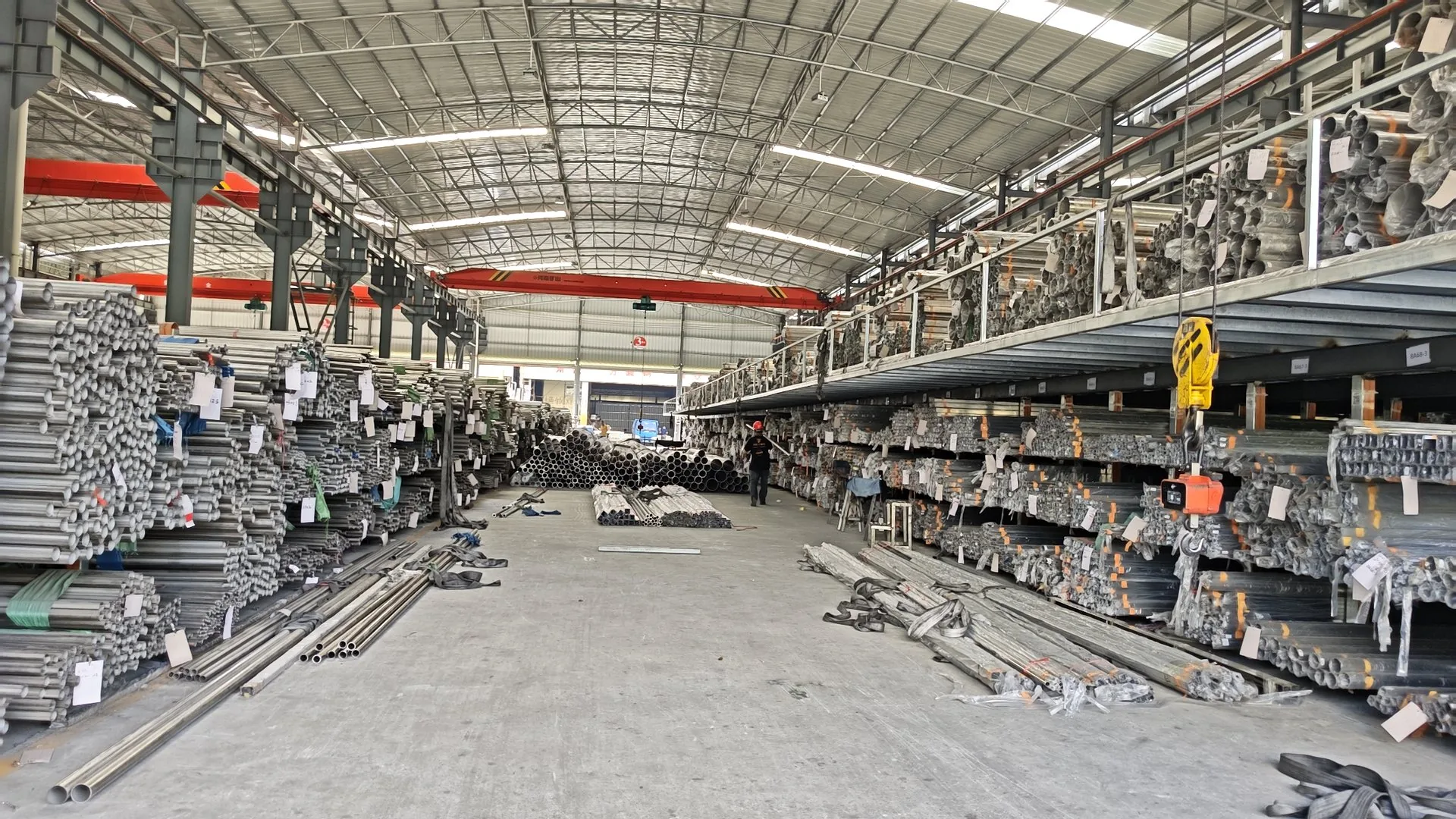 ZAIHUI stainless steel pipe warehouse