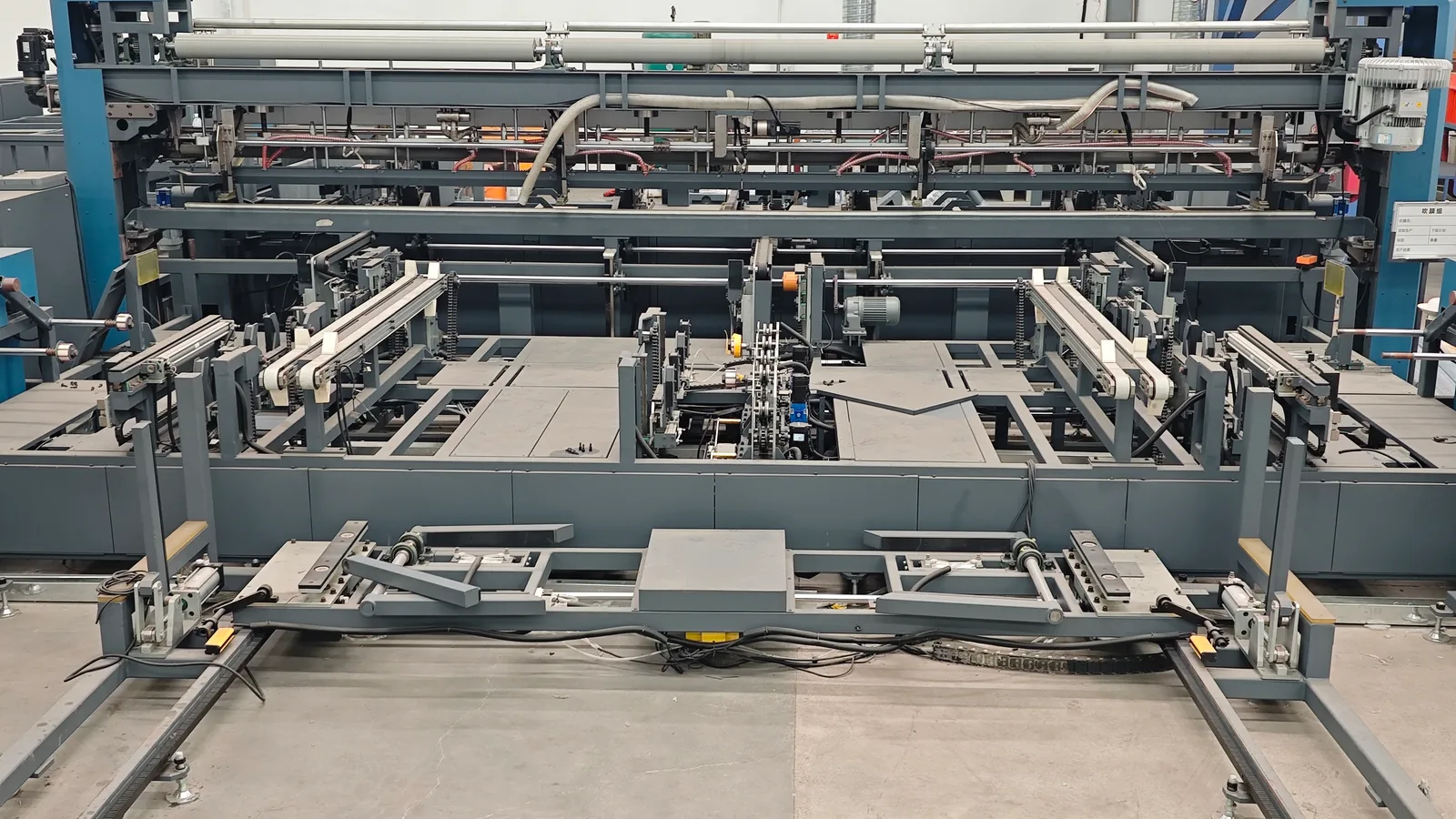 Front view of packaging equipment in the Pinxu workshop