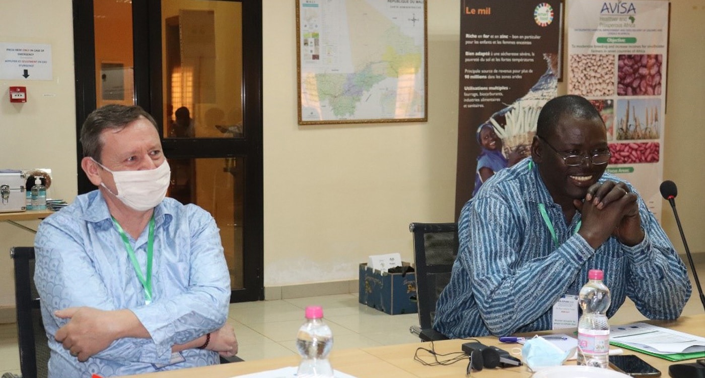 Mr Olivier Lefay, Program Manager, Food Security, of the Delegation of the European Union in Mali, and Dr Ramadjita Tabo, Regional and Research Program Director, West and Central Africa (WCA), ICRISAT, during the Annual Review and Planning Meeting of the UE-APSAN-Mali project. Photo: N Diakité, ICRISAT