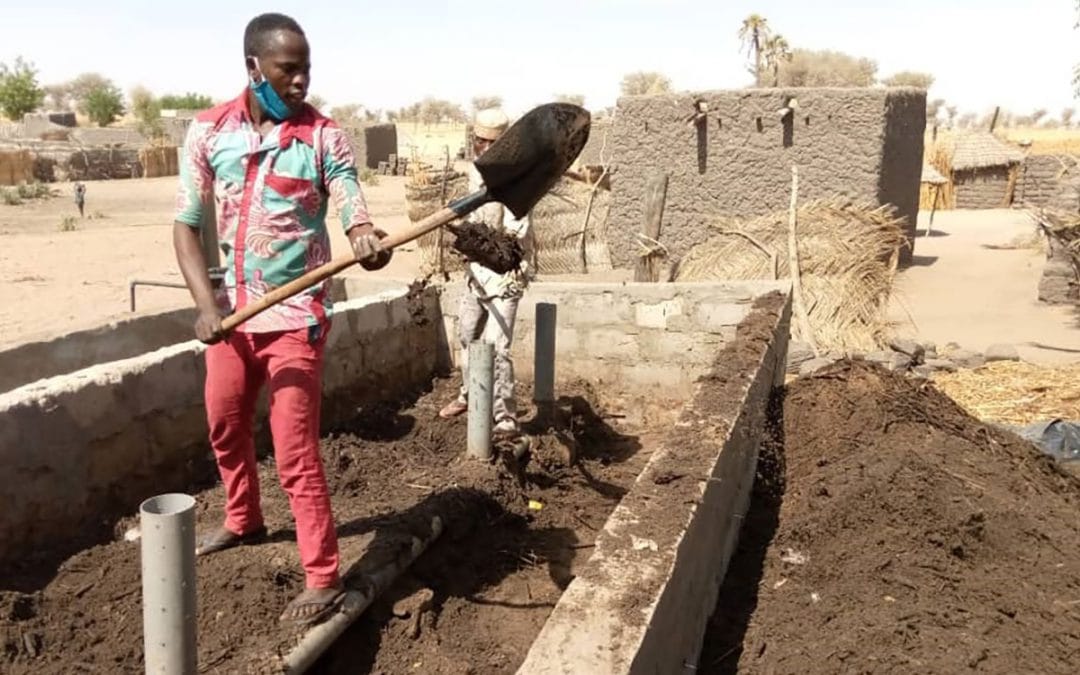 Smallscale composting can help put the brakes on youth immigration in Niger (ICRISAT)