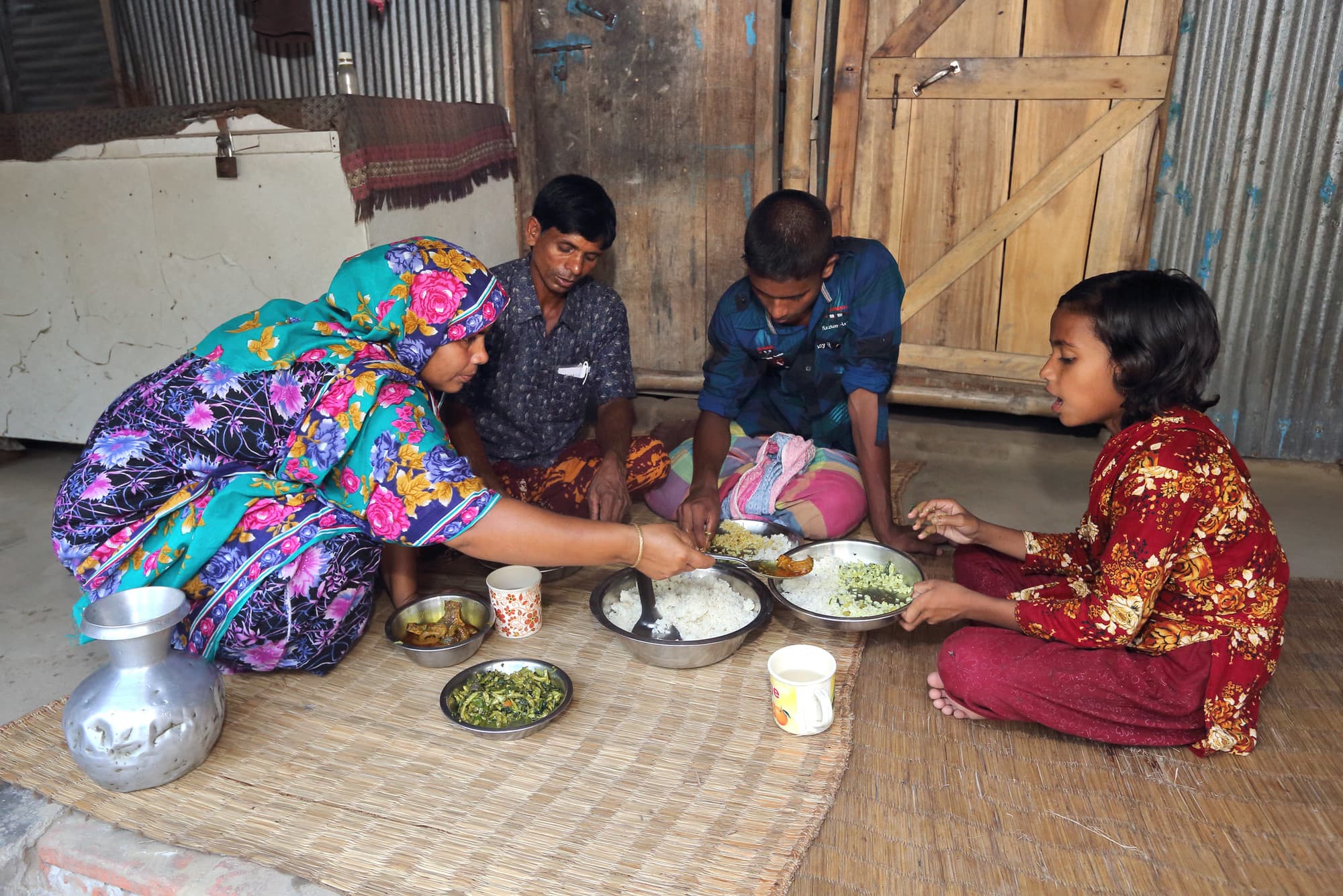 Inclusion of aquatic foods in national nutrition policies helps tackle malnutrition. Photo by M. Yousuf Tushar.