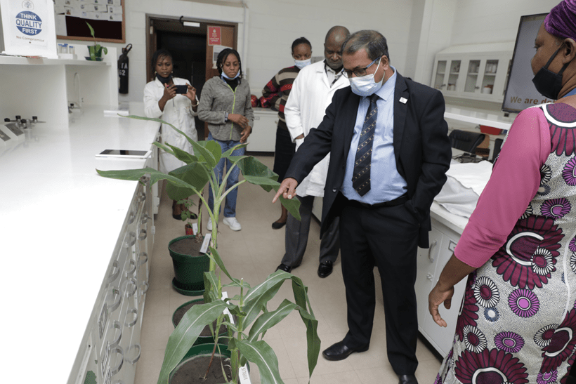 Mr Rahman Masudur at Virology Unit during the tour of facilities.