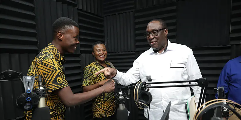 Dr Ehui stopped over at the Radio IITA studio during his tour of the Ibadan campus.