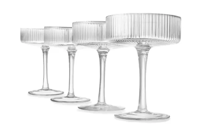 champagne glasses.webp