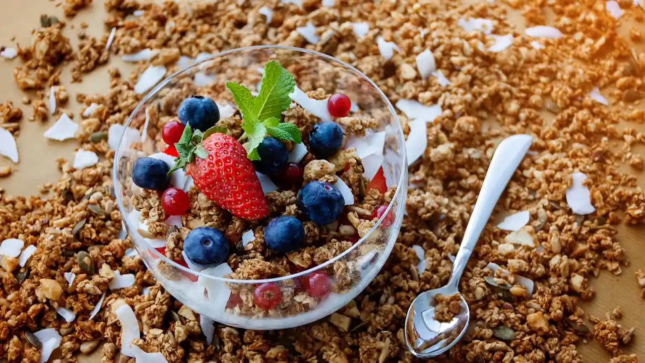 oats with fruits and yoghurt breakfast.webp