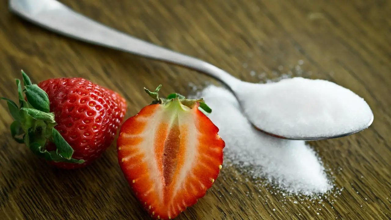 sugar with strawberries.webp