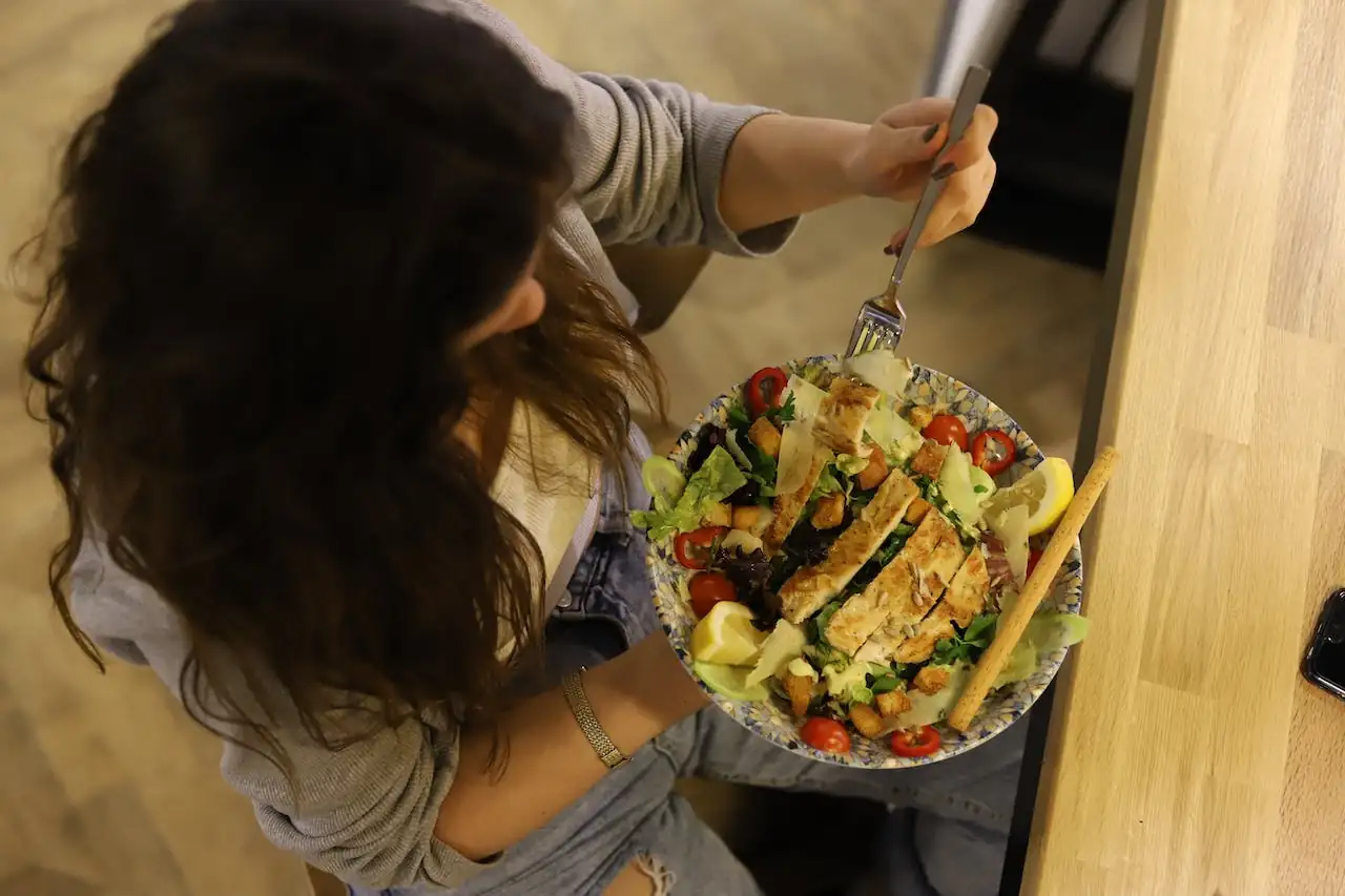 woman eating healthy.webp