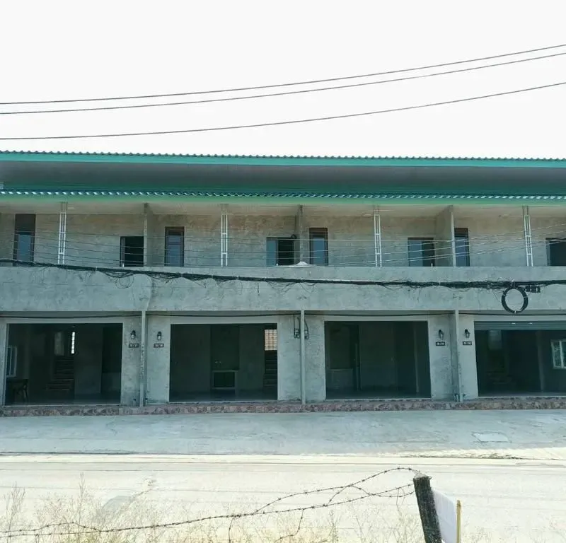 4 Unit Commercial Building in Plai Laem