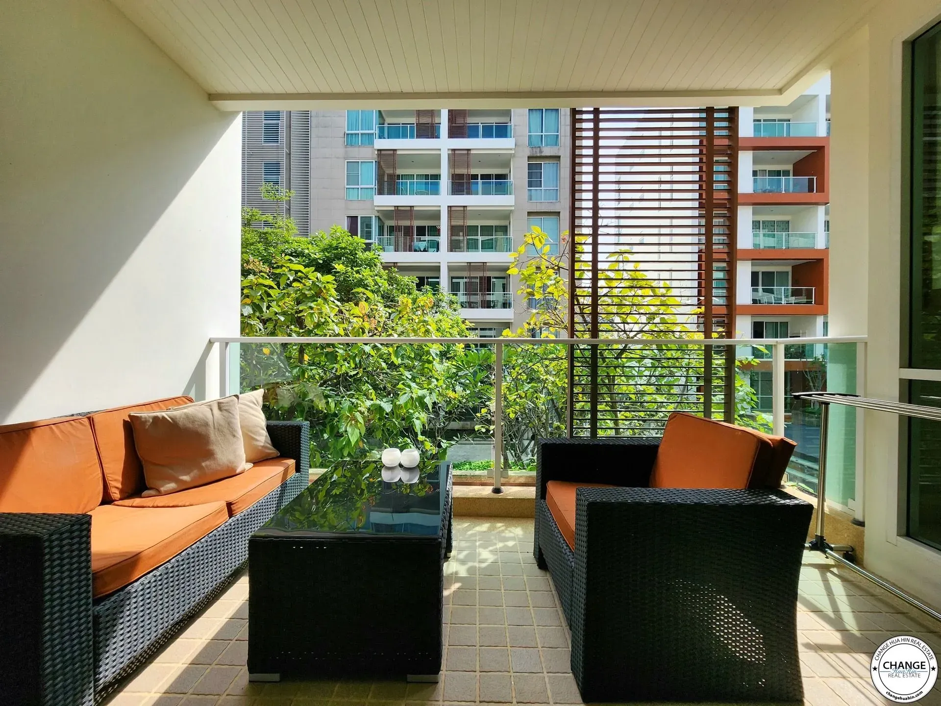 Beautifully Upgraded and Remodeled Condo @ The Breeze