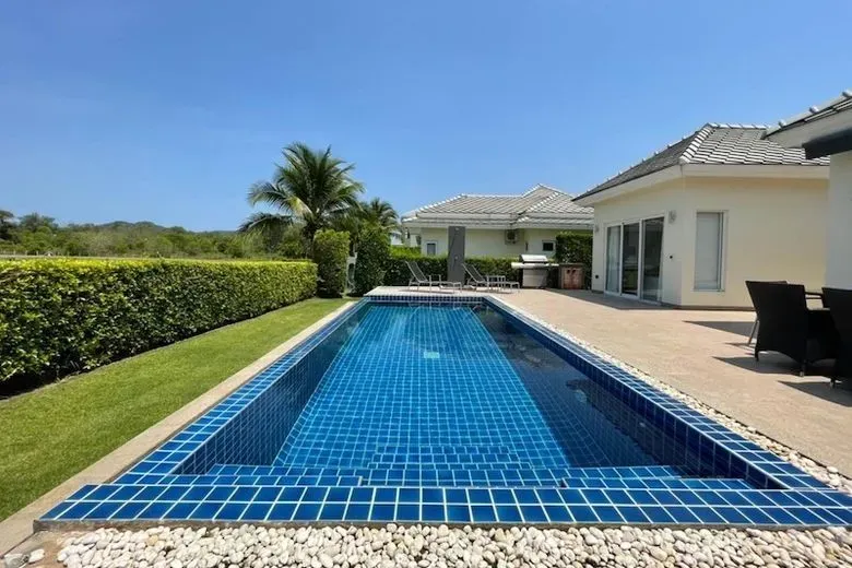 Black Mountain 3 Bed Villa with Golf Course Views