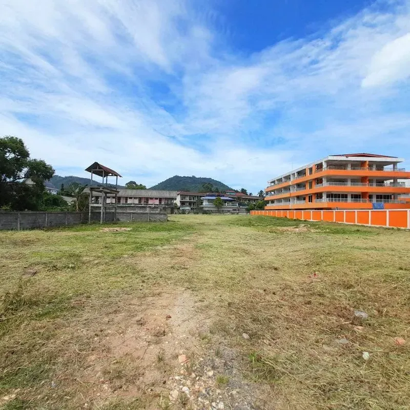 3,260 sql Flat Land in the Center of Lamai Beach