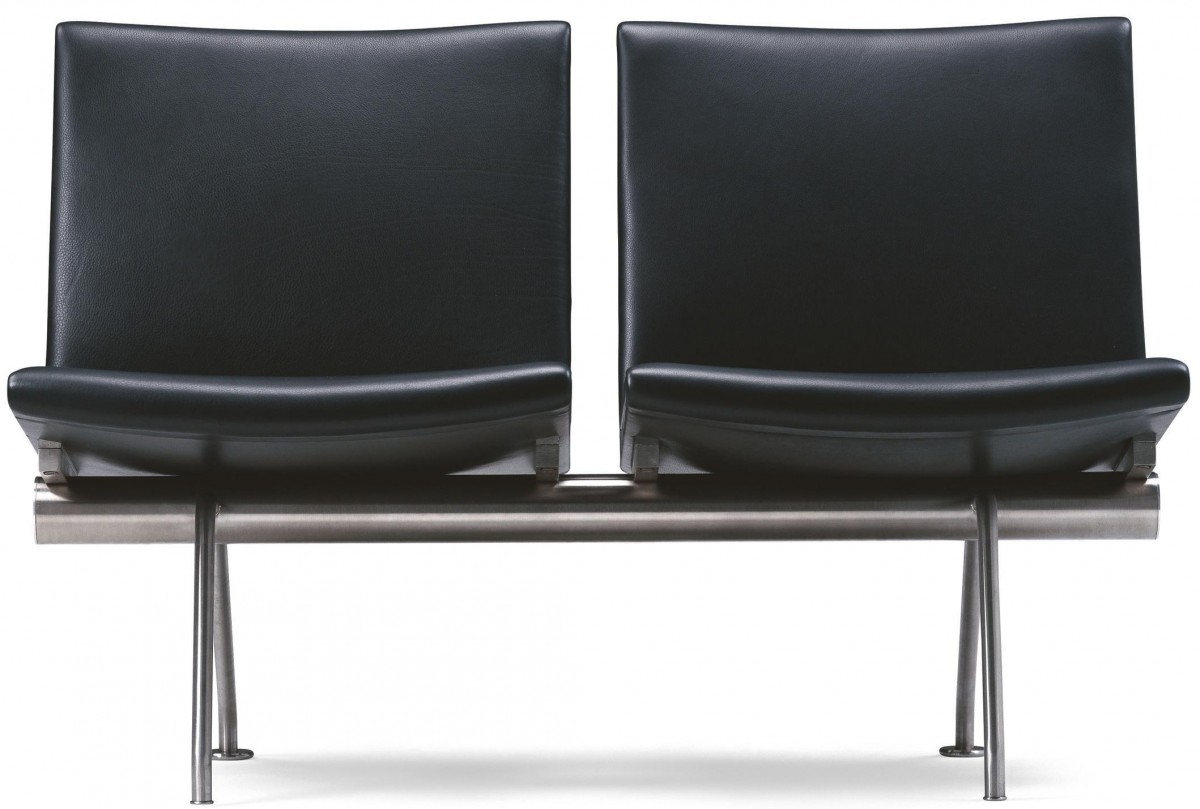 CH402 Sofa - 2 Seater | Highlight image