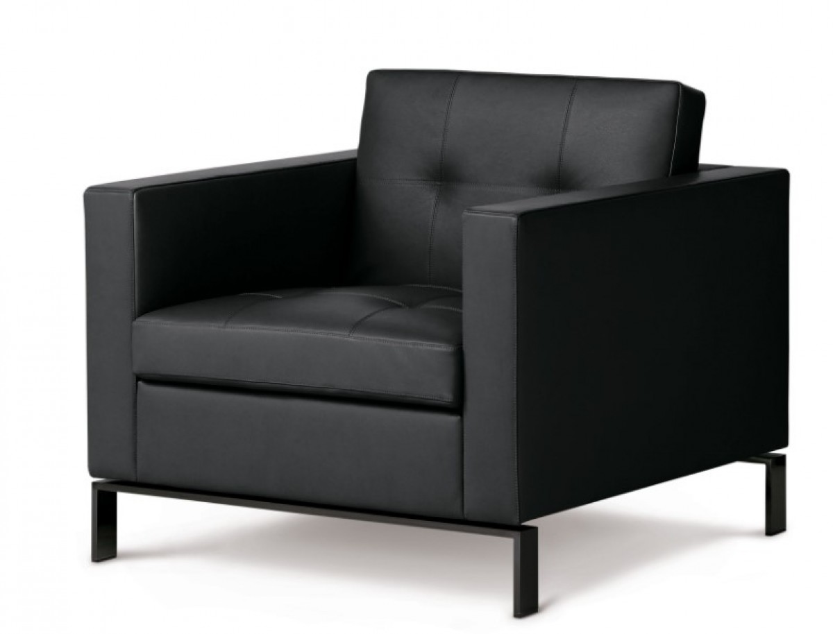 Foster 502 Armchair Black Edition