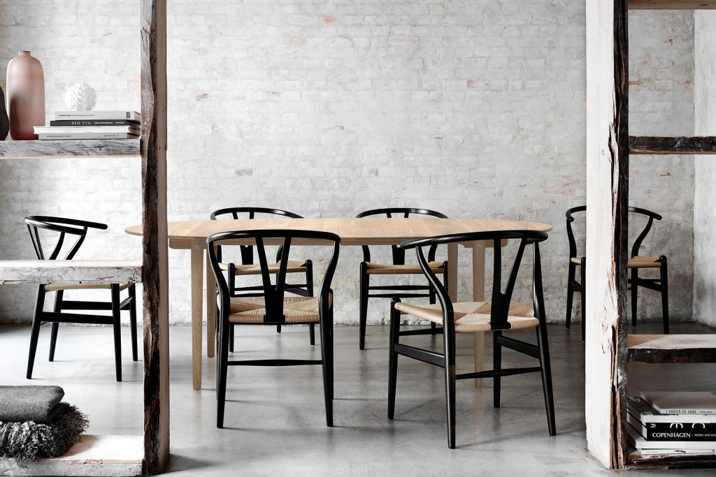 CH338 Dining Table for 4 Leaves | Highlight image 1