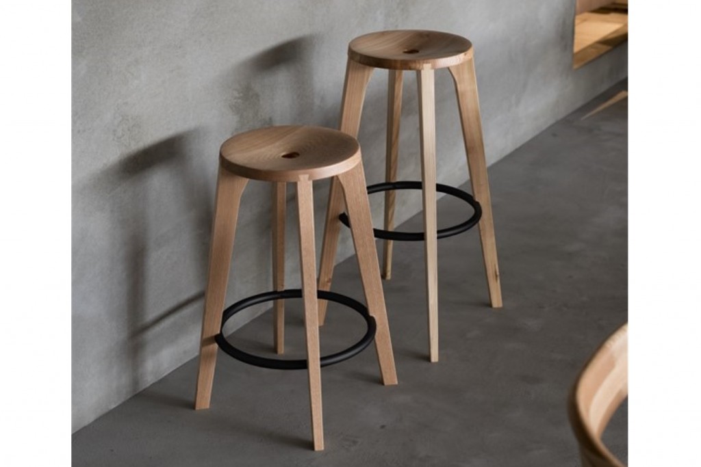 Dovetail Barstool | Highlight image 1