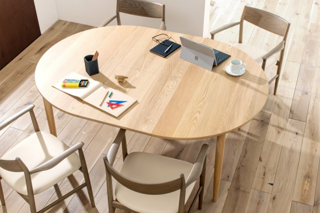 Mom Dining Round Extension Table | Highlight image 1