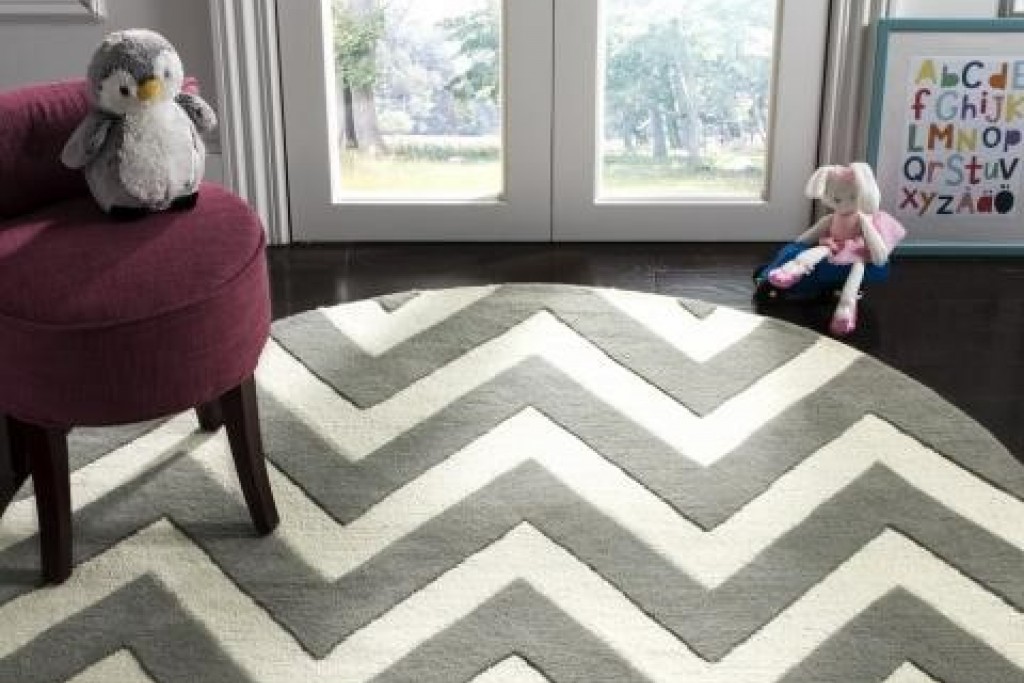 Safavieh Kids Rug - SFK921C Grey / Ivory | Highlight image 1