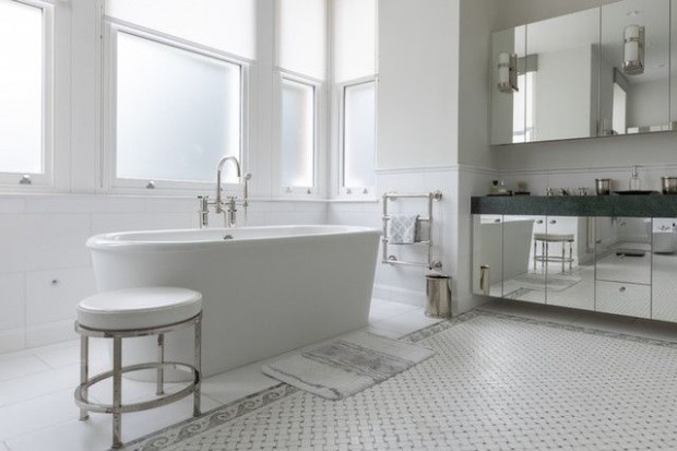 Colette 70" x 32" x 24" Freestanding Oval Bathtub | Highlight image 3