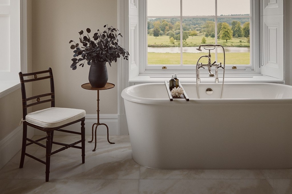 Colette 70" x 32" x 24" Freestanding Oval Bathtub | Highlight image 1
