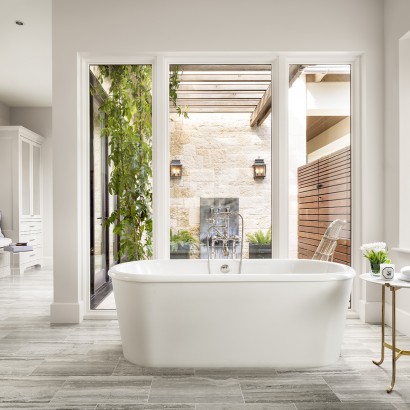 Colette 70" x 32" x 24" Freestanding Oval Bathtub | Highlight image 2