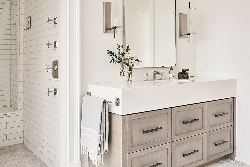 Ludlow 18" Single Metal Towel Bar | Highlight image 1