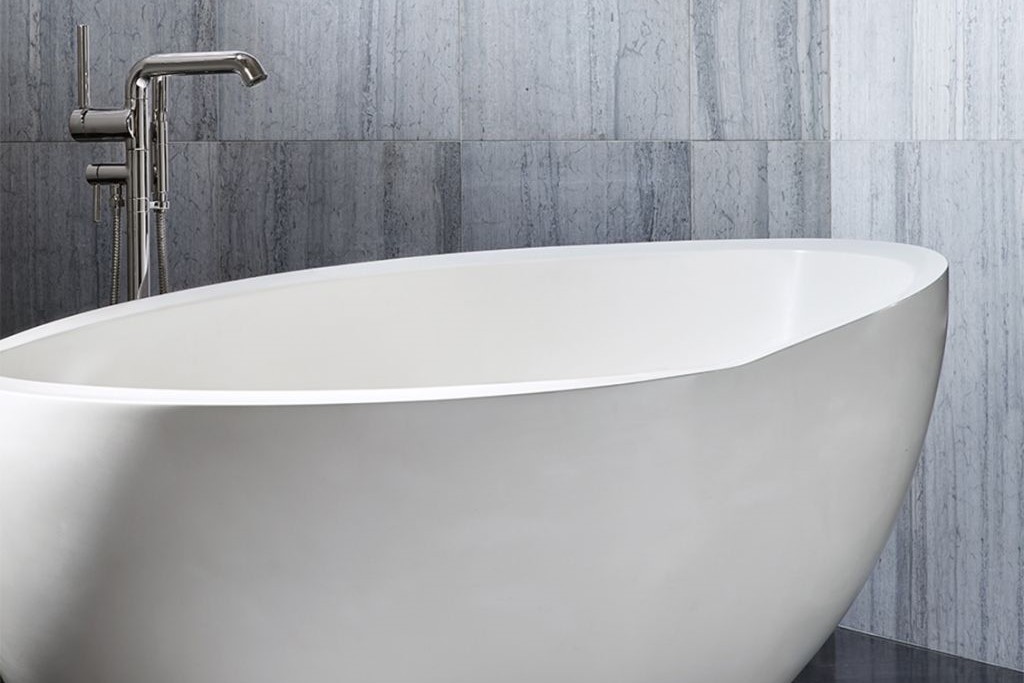 Styli 66" x 32" x 24" Freestanding Acrylic Oval Bathtub | Highlight image 1