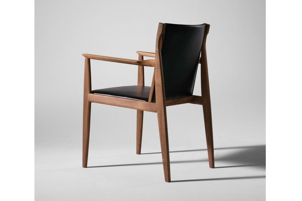 Claude Armchair | Highlight image 1