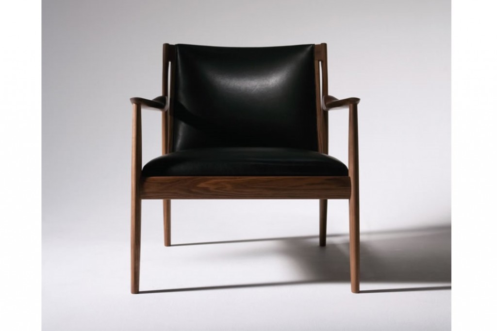 Claude Easy Chair | Highlight image 1