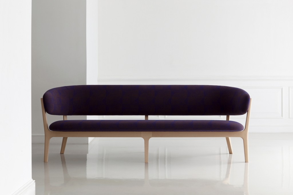 Roundish Three Seater Sofa | Highlight image 1