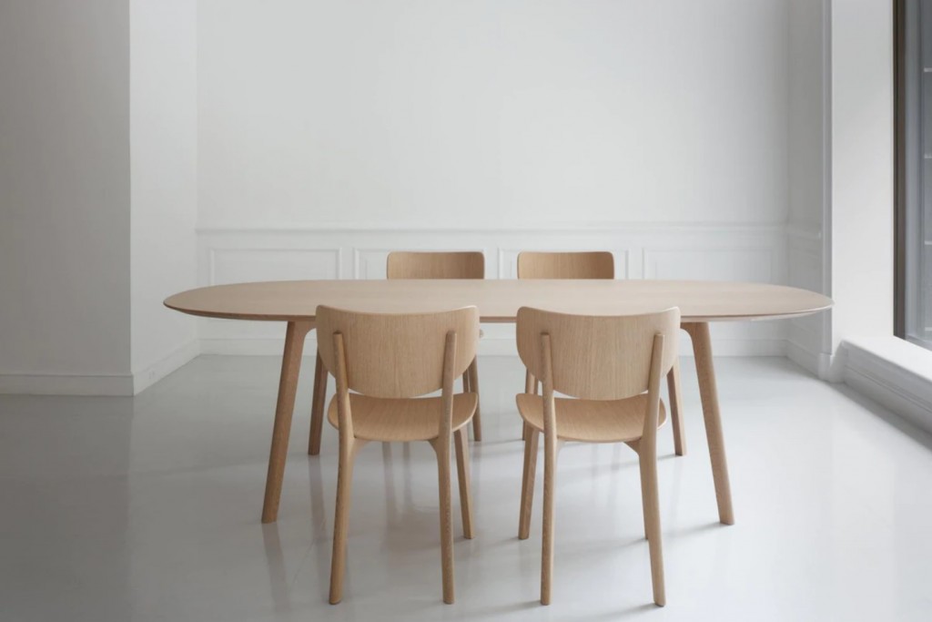 Roundish Chair (Wooden Seat) | Highlight image 1