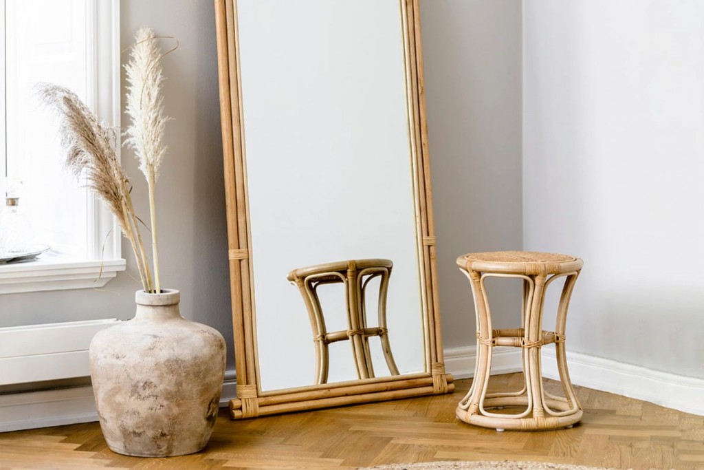 Bella Stool | Highlight image 1