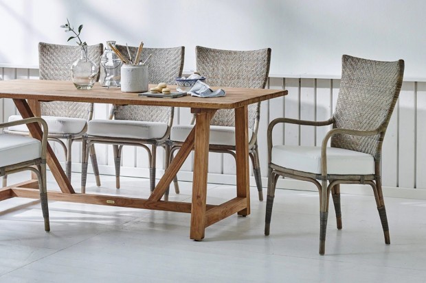 Lucas Teak Dining Table | Highlight image 3