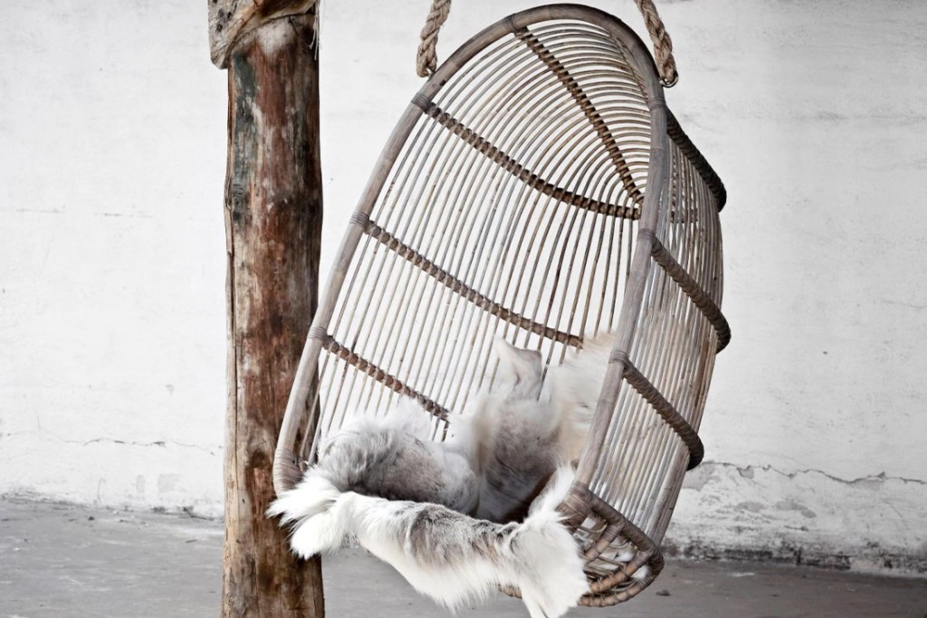 Renoir Hanging Chair, without Cushion | Highlight image 1