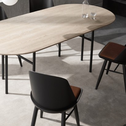 Snaregade Dining Table, Oval | Highlight image 2