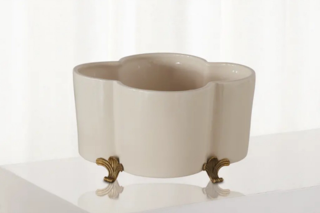 Cream Quatrefoil Planter | Highlight image 1